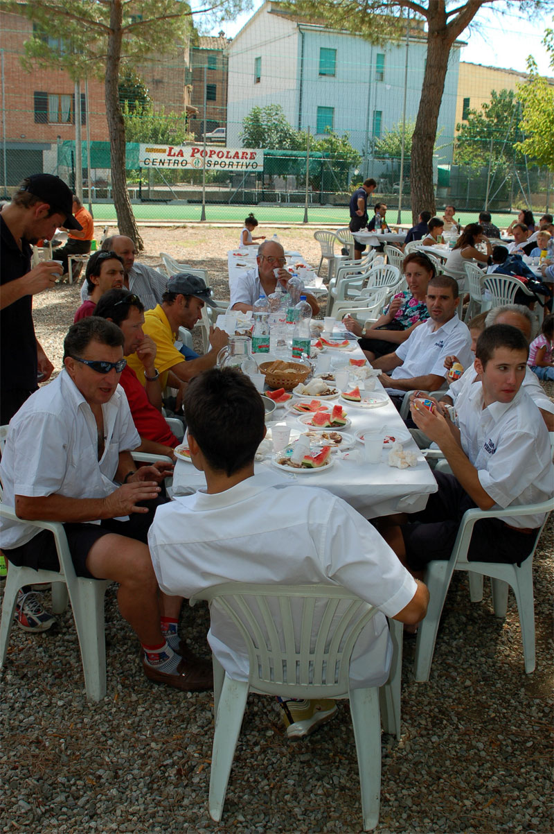 gal/2006/07 - Fondo della Valdarbia II serie/3 - Su e giu per le crete e  l arrivo/DSC_0092-01.jpg